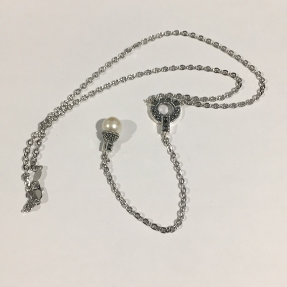 Sterling Silver Vintage Dangling Pearl Necklace - Picture 5 of 7